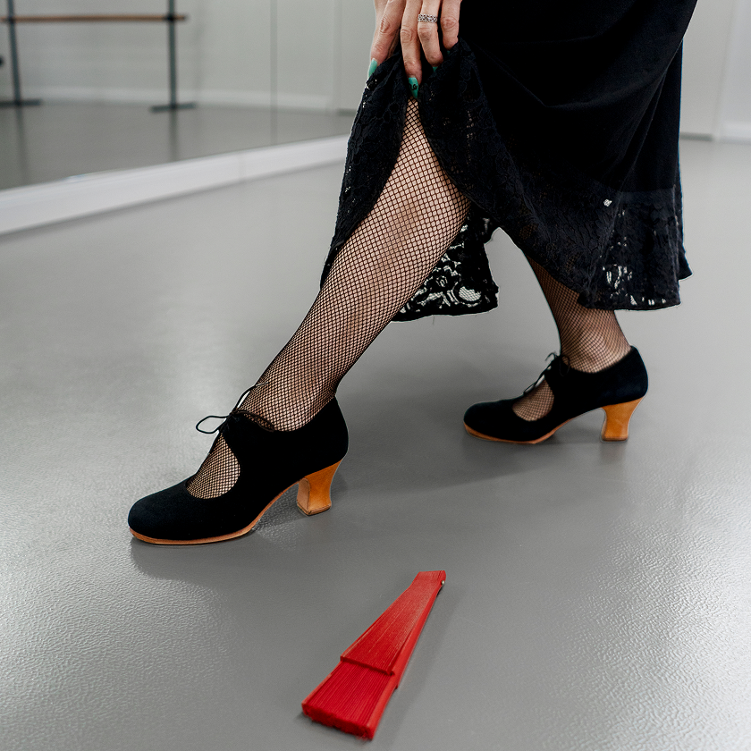 bailaora de flamenco haciendo coreografia 1